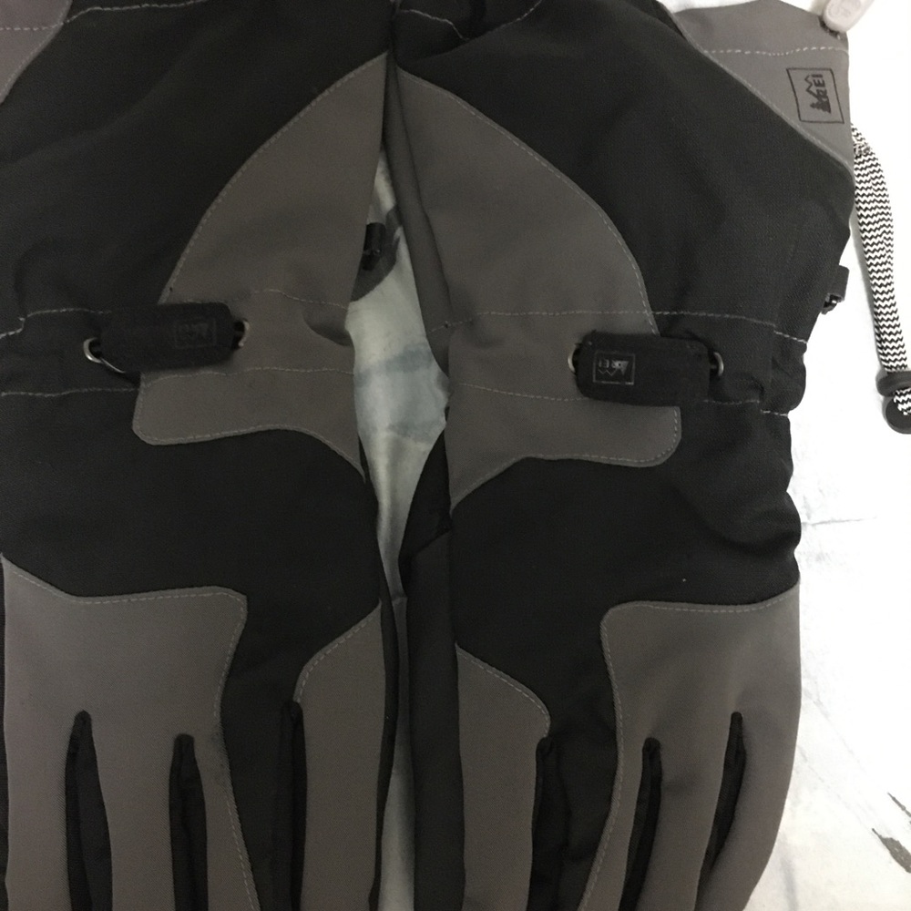 Motorcycle gloves